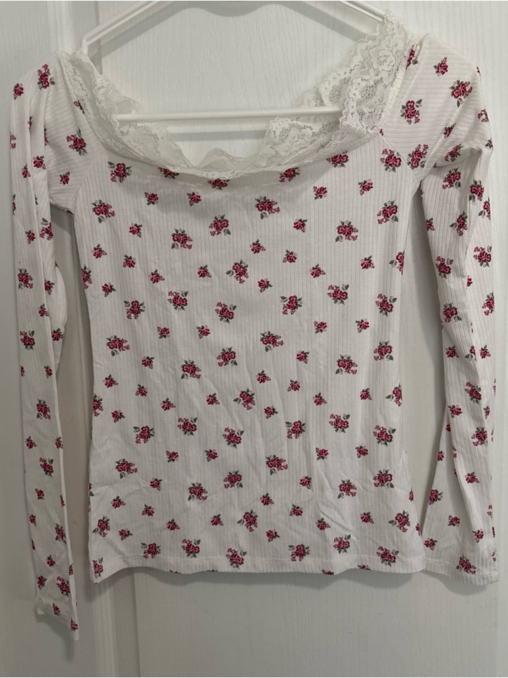 Hollister White Ribbed Lace-Trim Long Sleeve Tee with Pink Floral Print